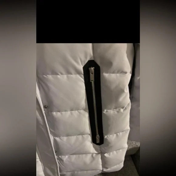 Brand-New Moose Knuckles Winter Jacket - Women’s Size S with Simon’s dust bag ! - Picture 9 of 13